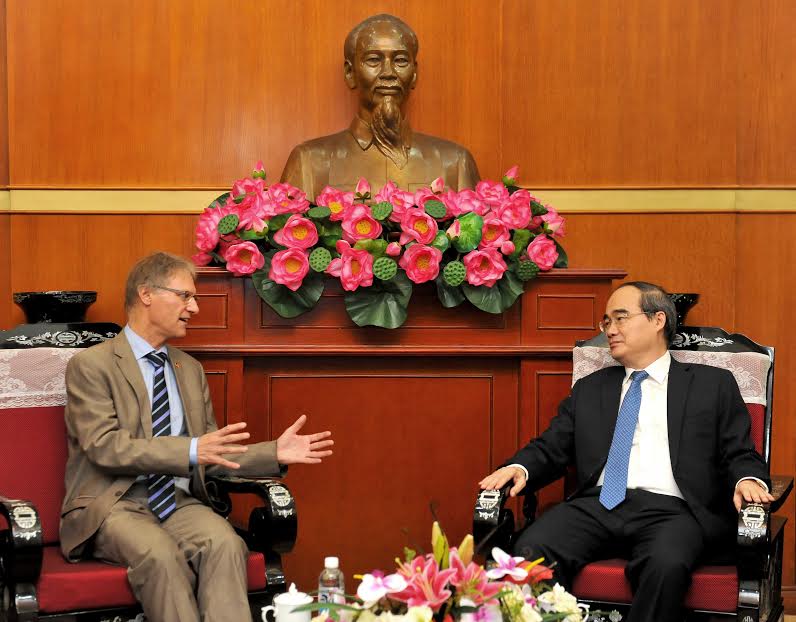 ប្រធានគណៈកម្មាធិការរណសិរ្យមាតុភូមិវៀតណាមជួបសន្ទនាជាមួយឯកអគ្គរដ្ឋទូតអាល្លឺម៉ង់